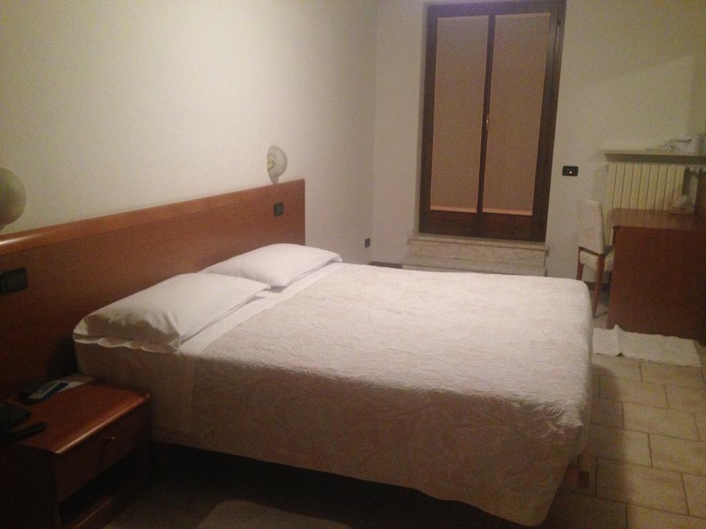 Hotel Scandola Bosco Chiesanuova Luaran gambar