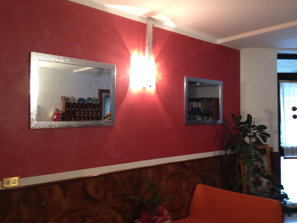 Hotel Scandola Bosco Chiesanuova Luaran gambar